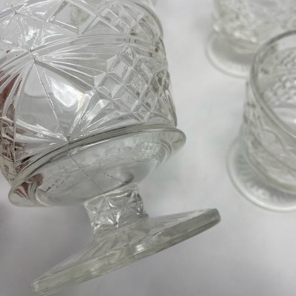 Set of 4 Vintage Glass Etched Parfait Dessert Glasses - Picture 6 of 6